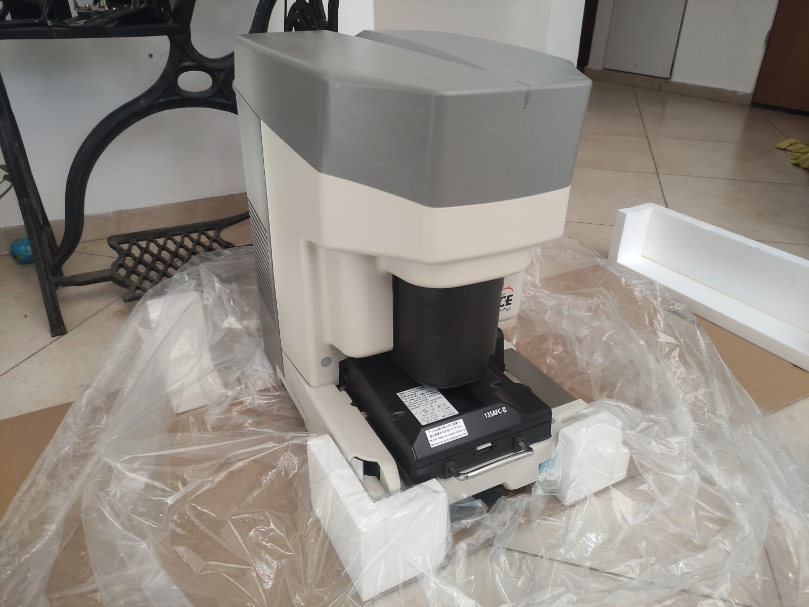 Noritsu S1800 Film scanner